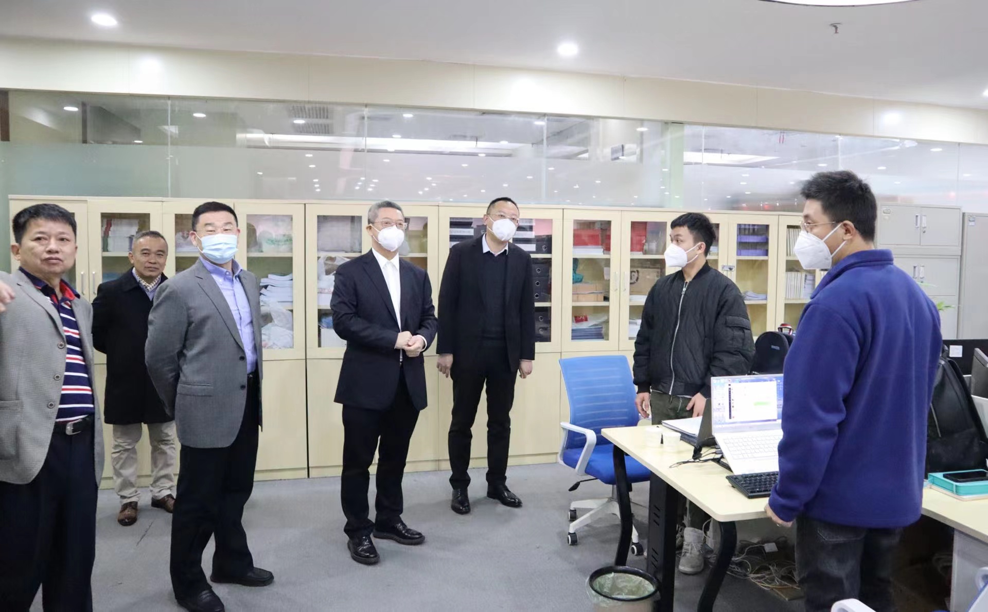 思想為魂丨“疫”中堅(jiān)持，良友人加油！